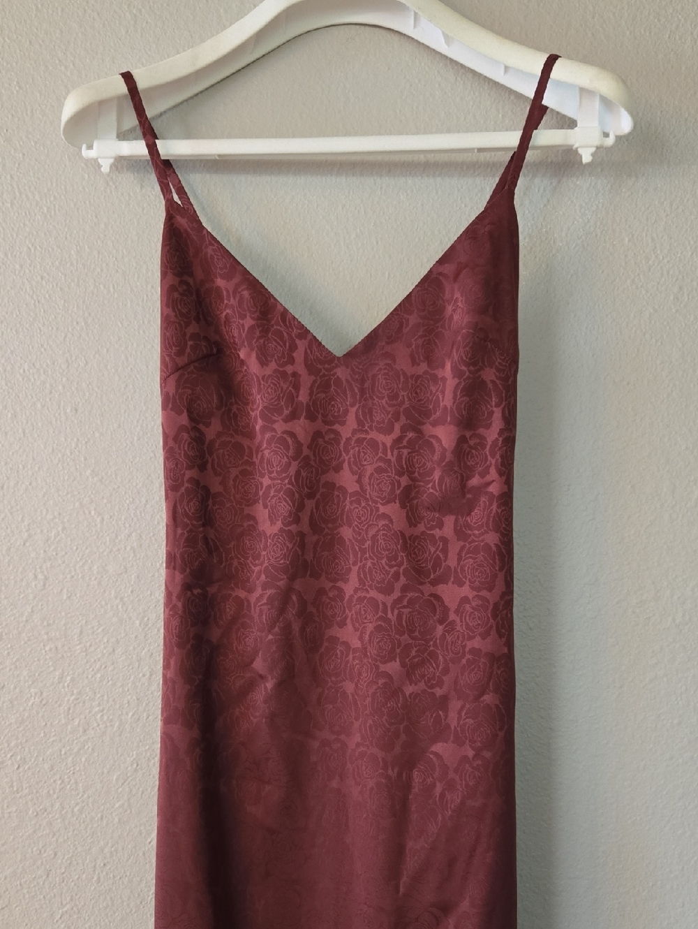 Fame & Partners Arya Rose Jacquard Slip Dress - Picture 2 of 7